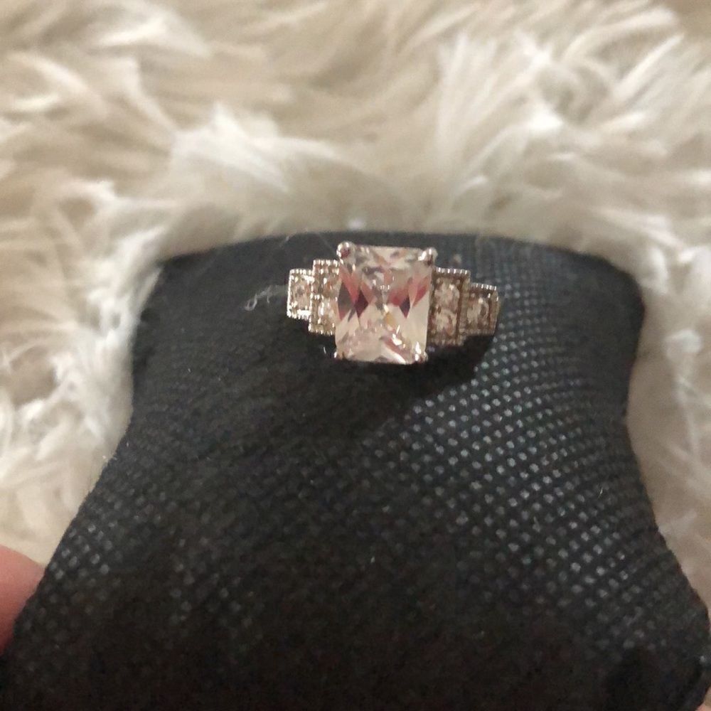 Sterling Silver ring size 8 - Picture 2 of 3